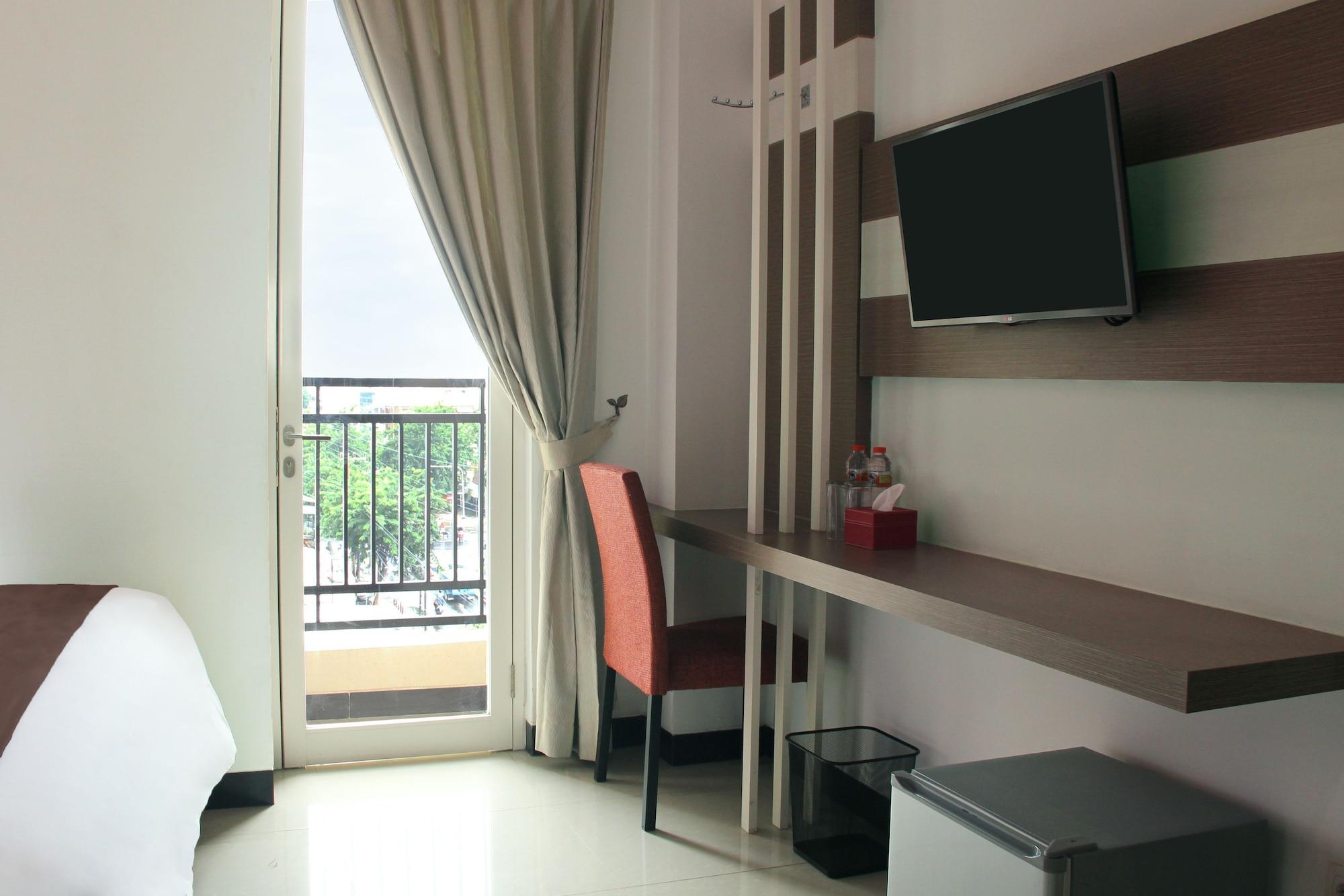 Luxpoint Hotel Baratajaya Surabaya Dış mekan fotoğraf