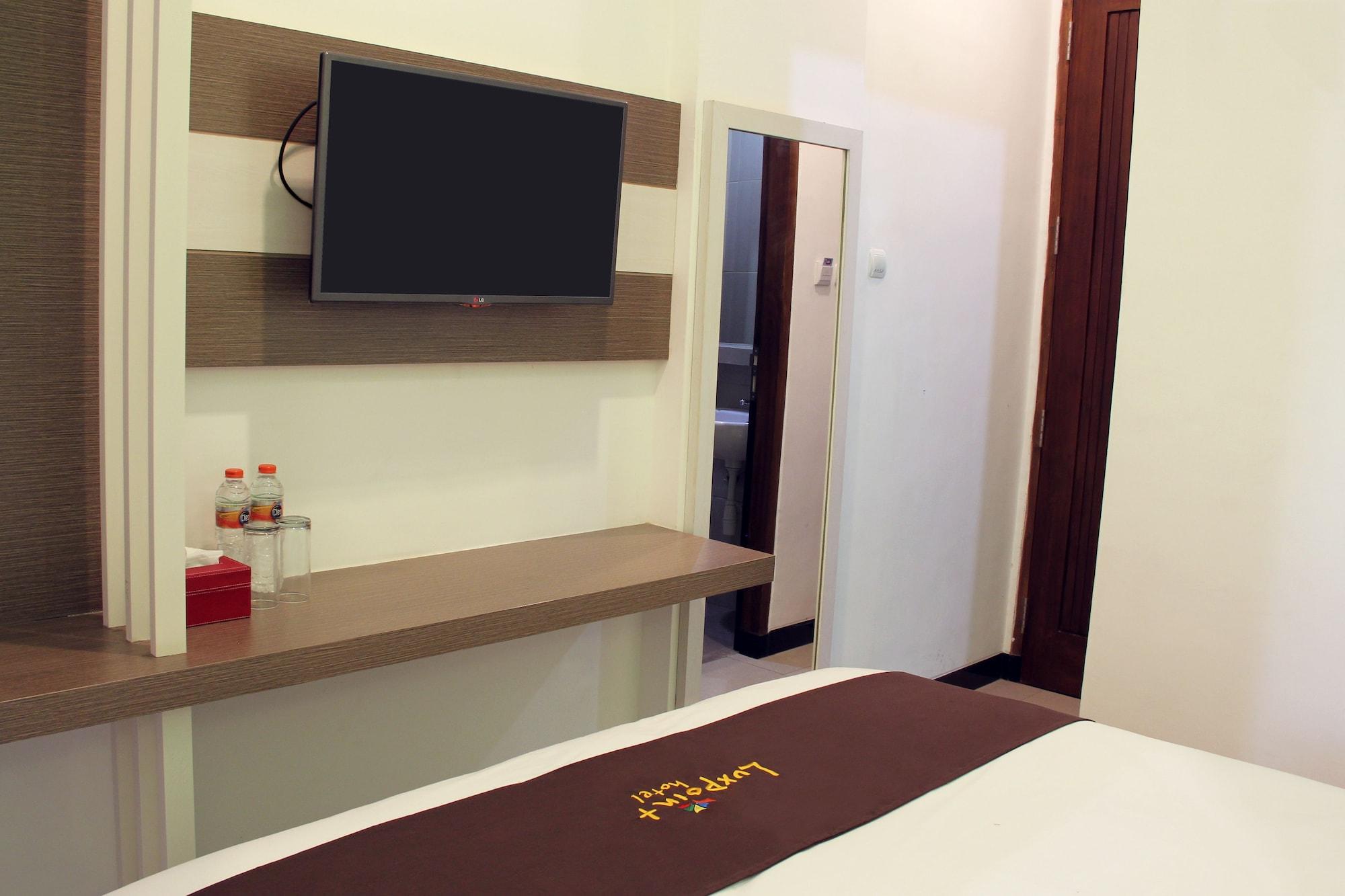 Luxpoint Hotel Baratajaya Surabaya Dış mekan fotoğraf