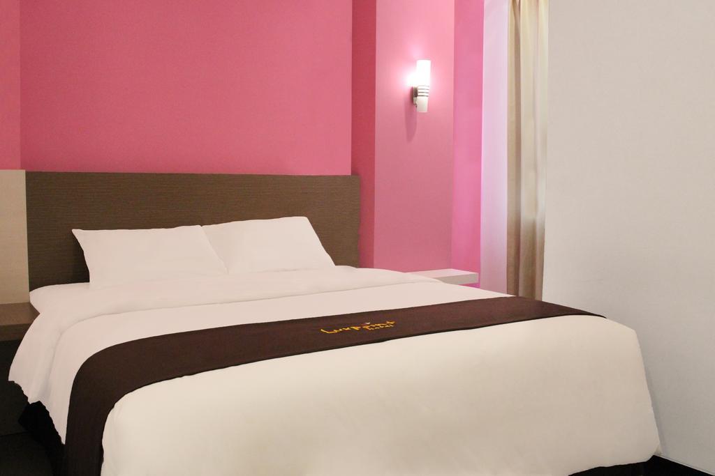 Luxpoint Hotel Baratajaya Surabaya Oda fotoğraf