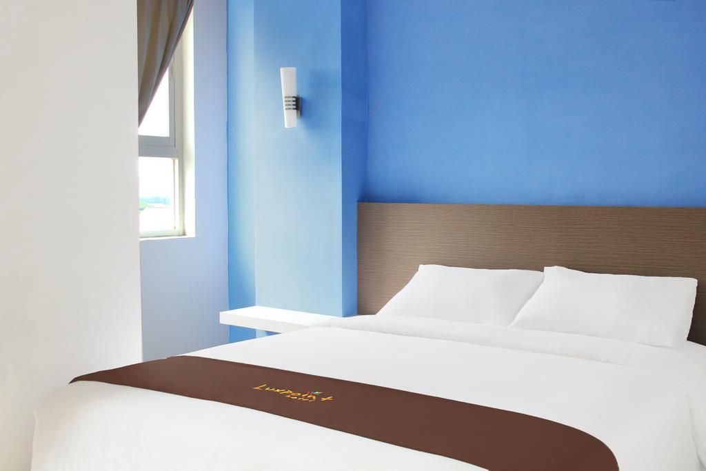 Luxpoint Hotel Baratajaya Surabaya Oda fotoğraf
