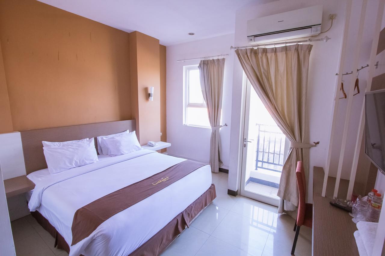 Luxpoint Hotel Baratajaya Surabaya Dış mekan fotoğraf